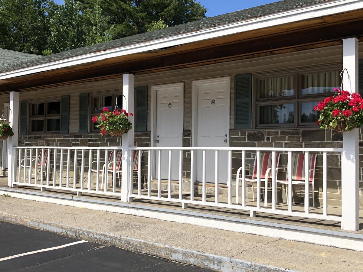 Wakita Court Motel ควีนส์เบอรี ภายนอก รูปภาพ