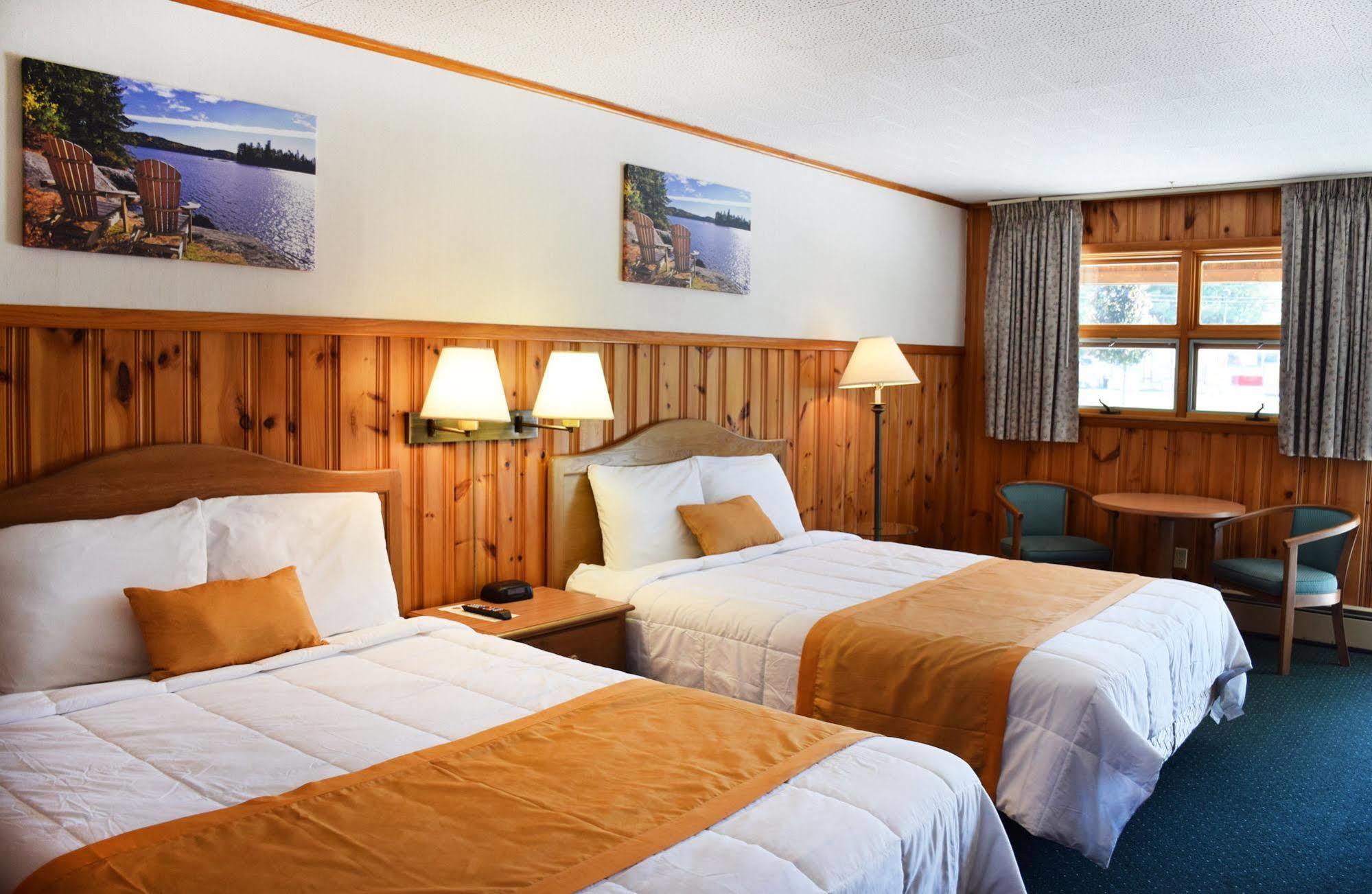 Wakita Court Motel ควีนส์เบอรี ภายนอก รูปภาพ