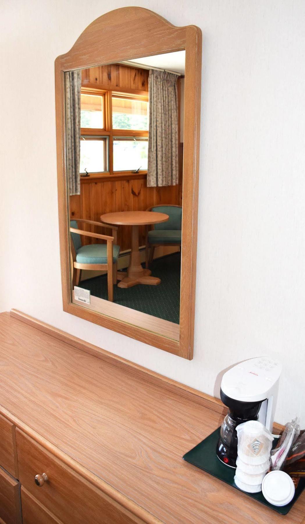 Wakita Court Motel ควีนส์เบอรี ภายนอก รูปภาพ